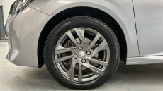 Peugeot 208 1.2 PureTech 100 Active Premium 5dr Petrol Hatchback